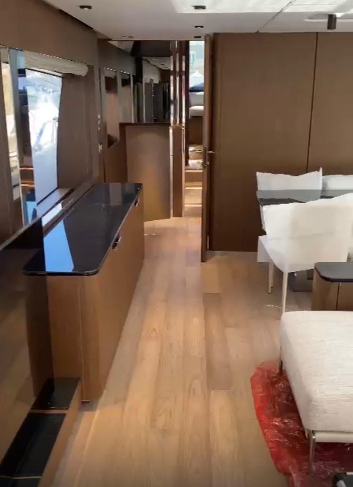 2023 FERRETTI YACHTS 780 